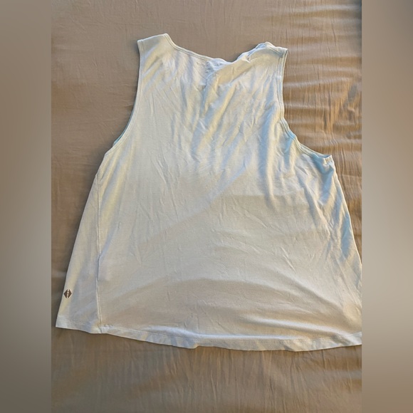 Tavi High-Low Tank - Picture 5 of 6